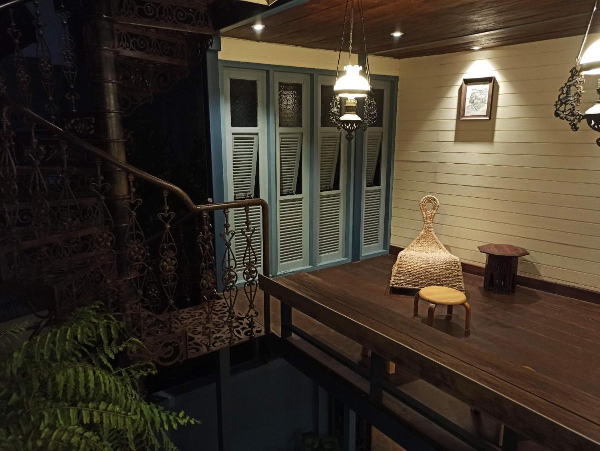 Priya Boutique House Bed & Breakfast Bangkok Exterior photo