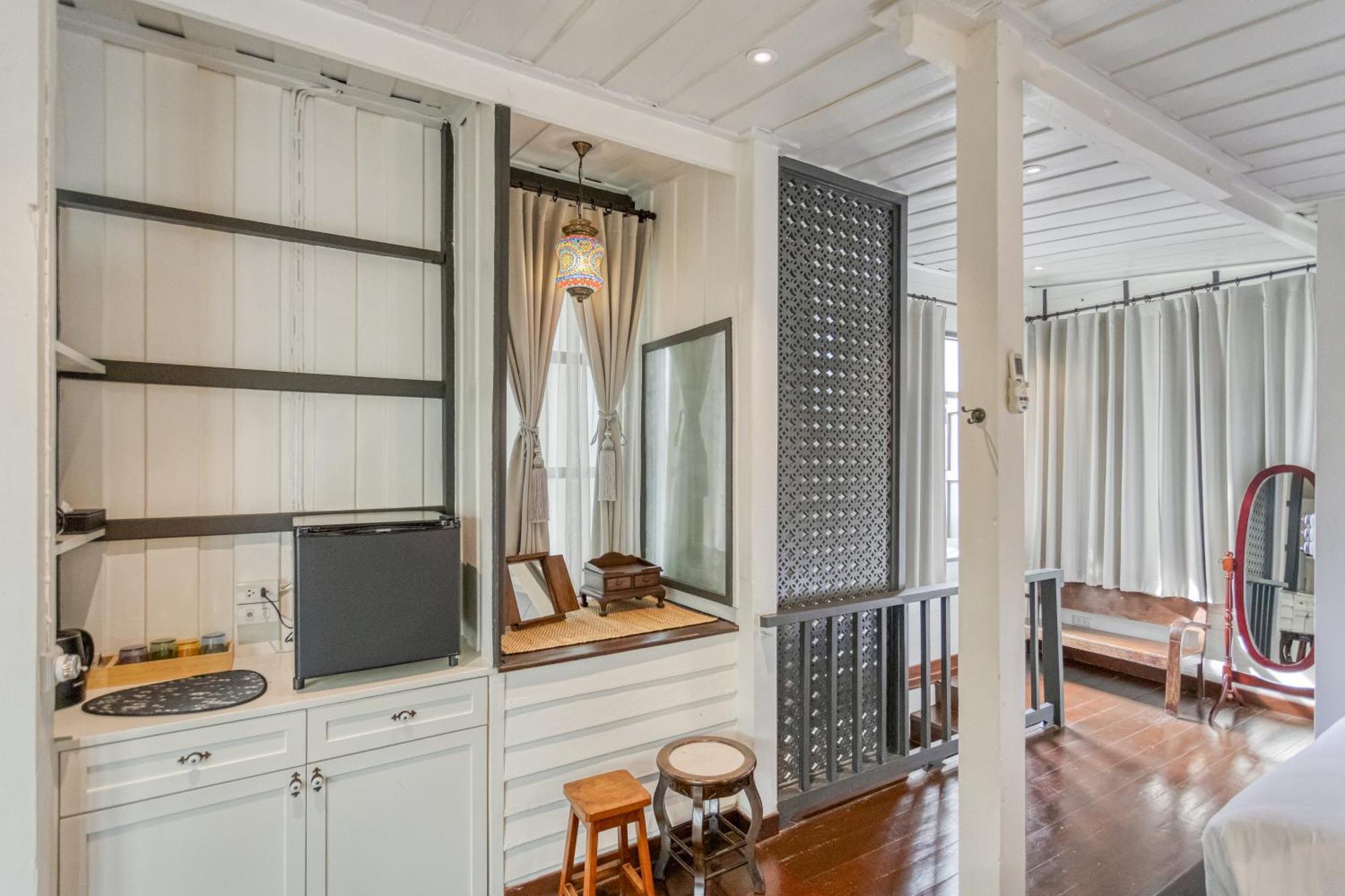 Priya Boutique House Bed & Breakfast Bangkok Exterior photo
