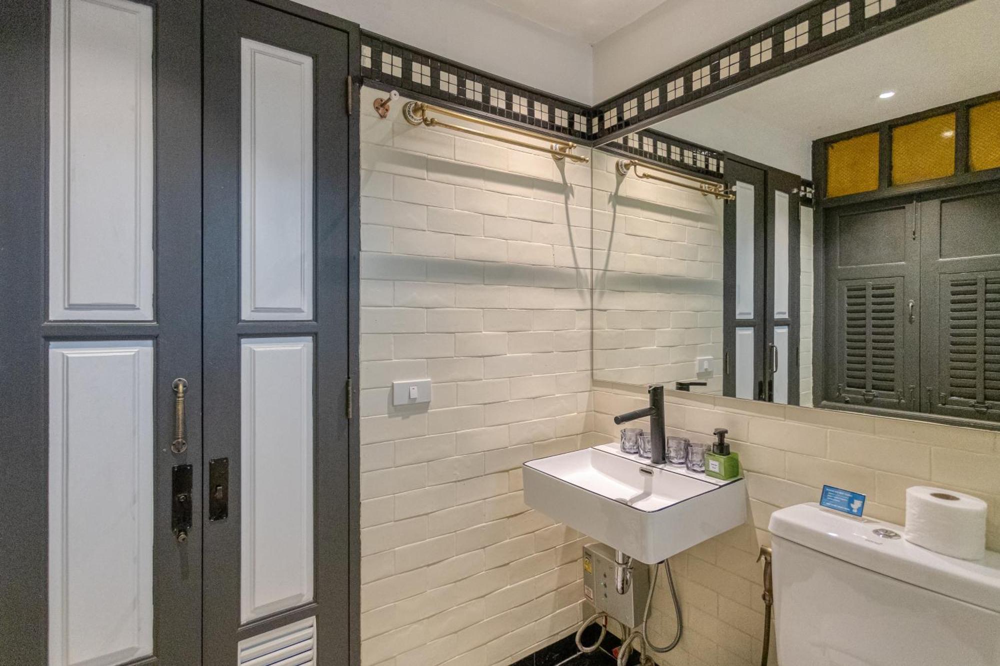 Priya Boutique House Bed & Breakfast Bangkok Exterior photo
