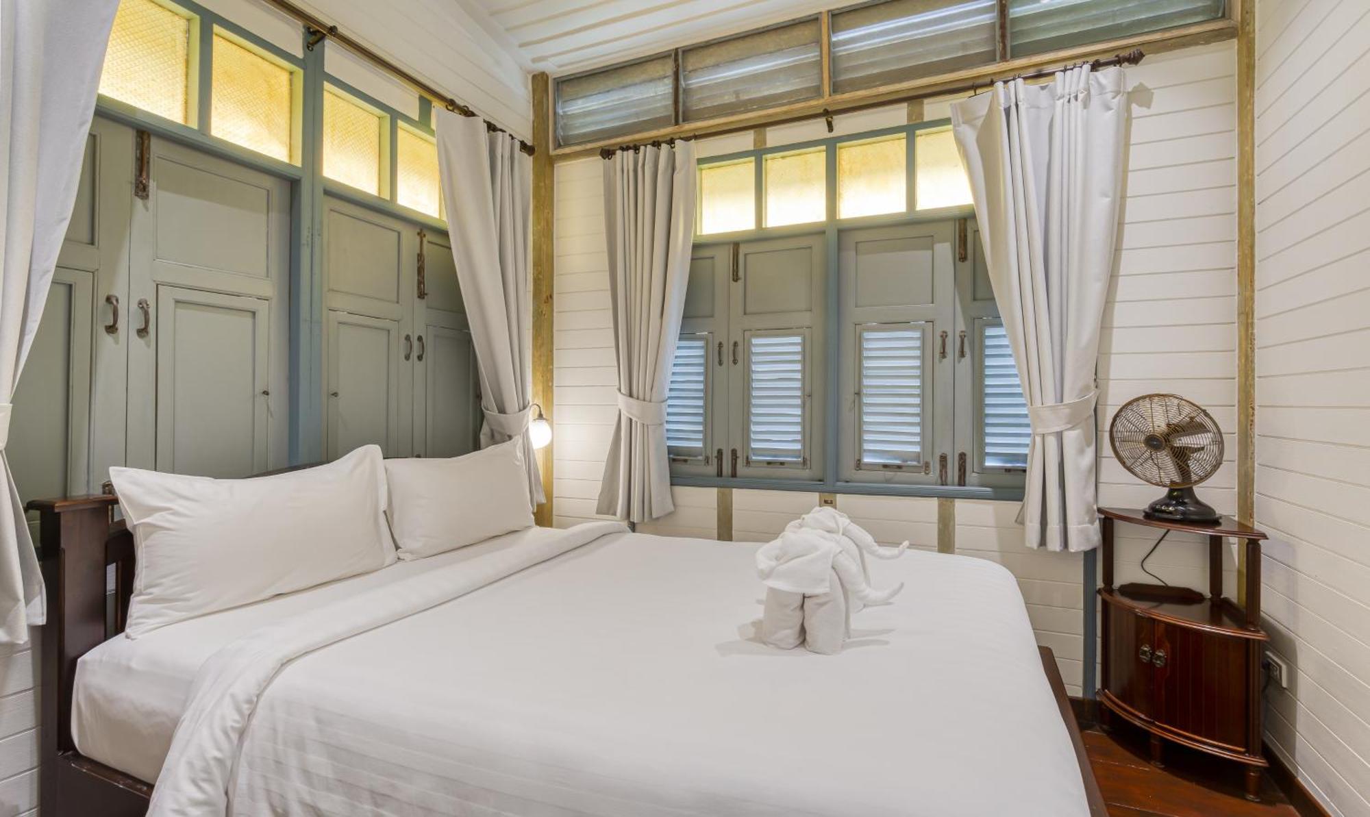 Priya Boutique House Bed & Breakfast Bangkok Exterior photo