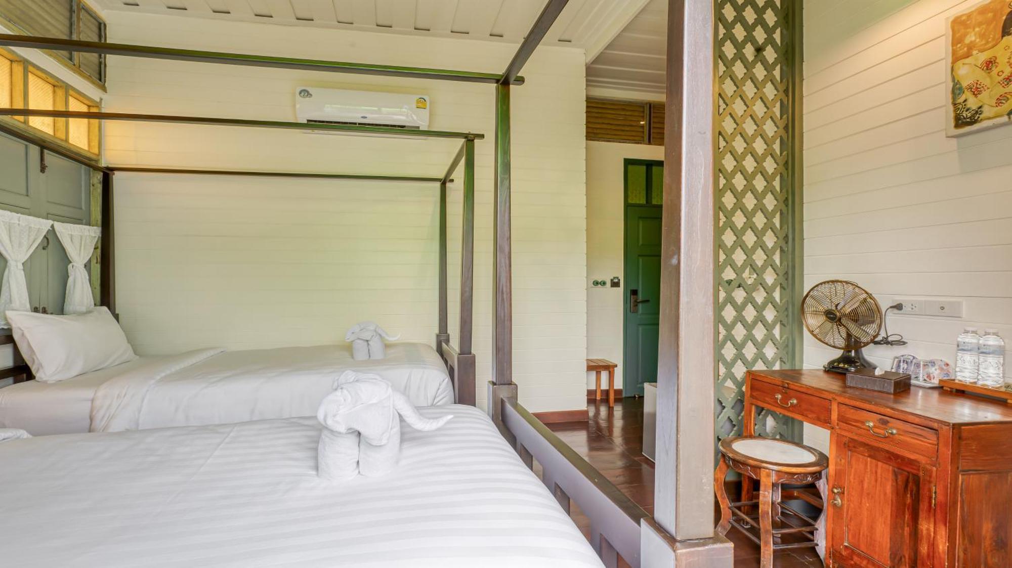 Priya Boutique House Bed & Breakfast Bangkok Exterior photo