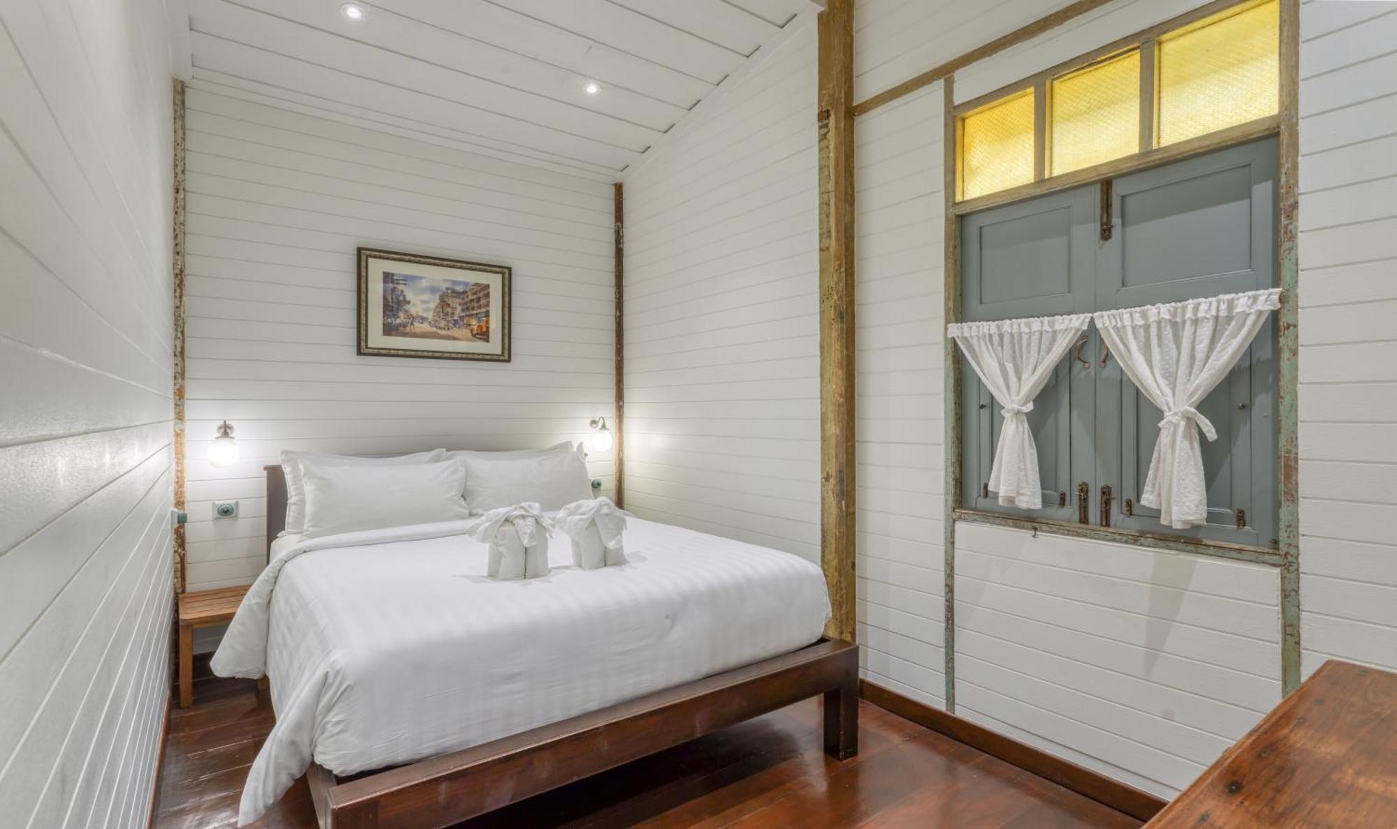 Priya Boutique House Bed & Breakfast Bangkok Exterior photo