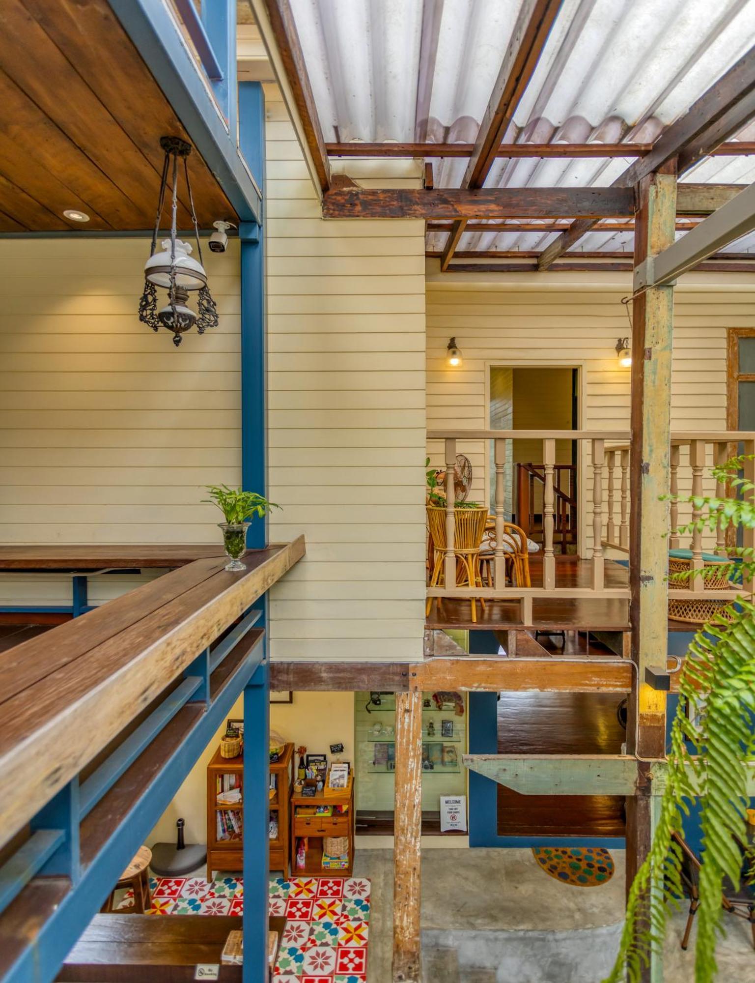 Priya Boutique House Bed & Breakfast Bangkok Exterior photo
